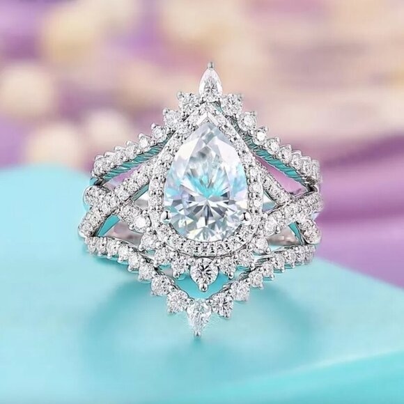 NEW 18k White Gold Diamond Ring Statement Ring - Picture 3 of 6